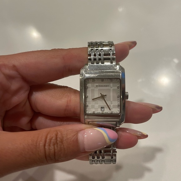 Burberry Diamond watch - Picture 4 of 4